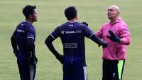 Direspons Dua Anak Asuhnya, Ini Kata Pelatih Kiper Persib Usai Takluk dari Persik