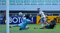 Foto-foto Pertandingan Uji Coba Persikabo 1973 vs Persib di Stadion Pakansari