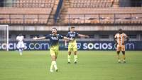 Foto-foto Aksi Persib Bandung Meng-KO FC Bekasi City pada Laga Uji Coba di Stadion GBLA