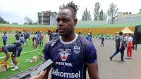 Cerita Victor Igbonefo Bermain dengan Alat Pelindung Wajah