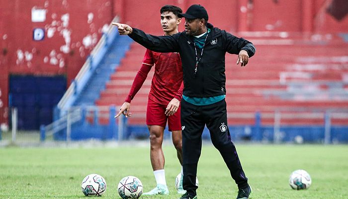 Persik Sesumbar Redam Persib di Manahan