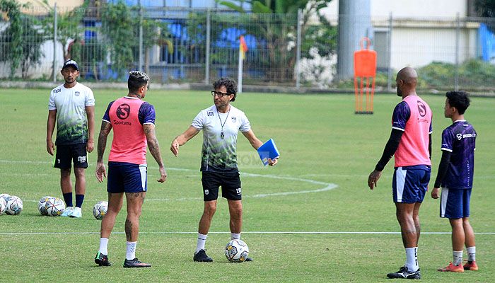 Henhen Blak-blakan Ungkap Dampak Program Latihan dari Luis Milla