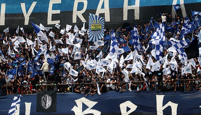 Luis Milla Sebut Bobotoh Kunci Kemenangan Persib Atas Persija: Mereka Membuat Atmosfer yang Luar Biasa