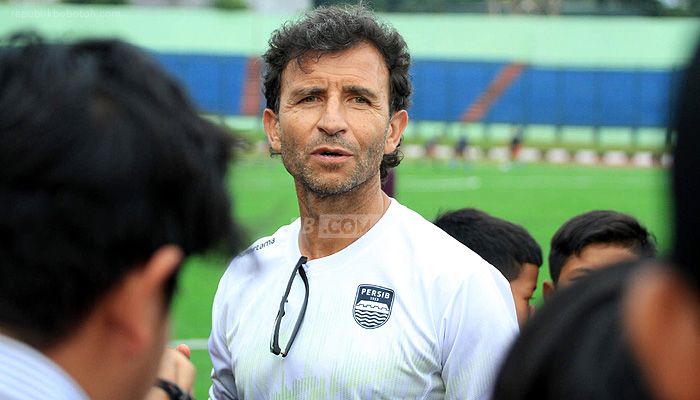 Dihadapkan 2 Masalah Ini, Luis Milla Optimistis Persib Bisa Atasi Bhayangkara FC