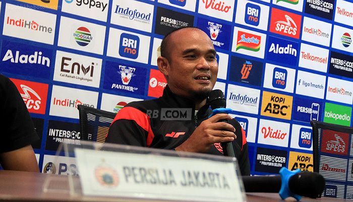 Kesehatan Thomas Doll Menurun, Absen Pimpin Persija di Markas Persib?