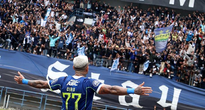 Hasil Liga 1: Tekuk PSS, Persib Kembali Kuasai Puncak Klasemen