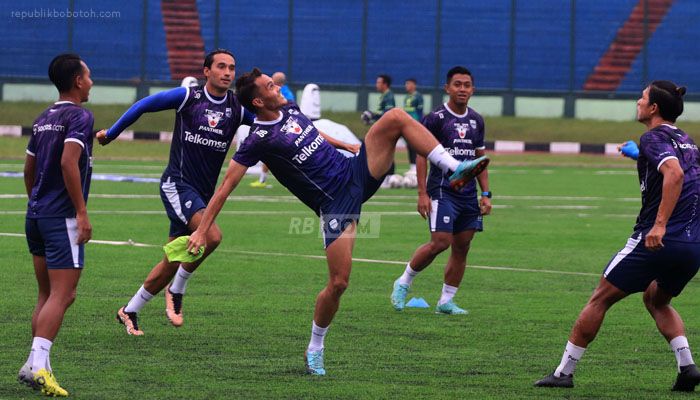 Luis Milla Senang Karena Pemain Persib Bandung Tetap Berada Pada Level Terbaik
