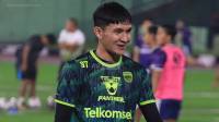 Pelatih Kiper Persib Bicara Progres dan Peluang Main Mariyo Londok