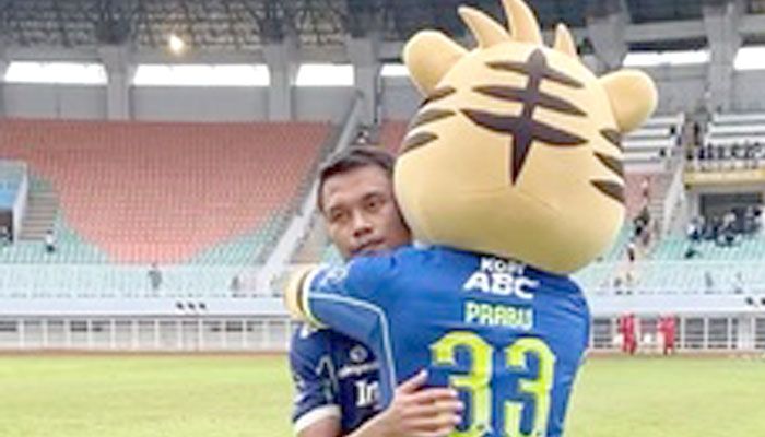 Prabu Hibur Pemain, Bobotoh Serbu Medsos Persib Bandung dengan Ungkapan Ini