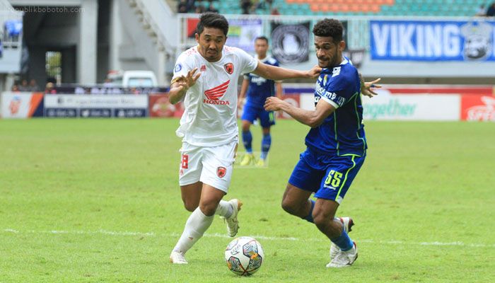 Tren Positif Persib Terputus Akibat Ulah PSM, Ricky Kambuaya Puji Kinerja Rekan Setimnya