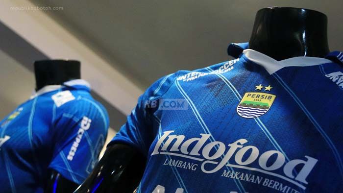 Persib Ajak Bobotoh Berpartisipasi dalam Lelang Jersey Bersejarah Sekaligus Menebar Kebaikan