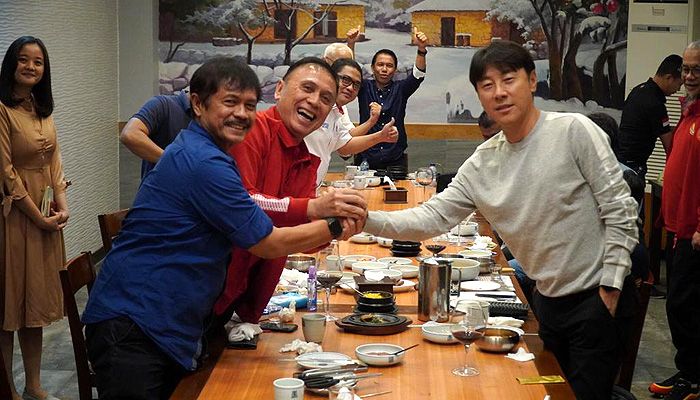 Publik Mulai Banding-bandingkan Indra Sjafri dengan Shin Tae-yong, Begini Reaksi Erick Thohir