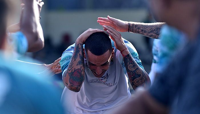 Ketika Alberto Rodriguez Membuat Tyronne del Pino Terbahak-bahak