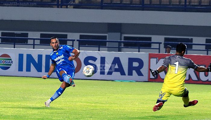 Hasil dan Skor Sementara Persib vs Dewa United