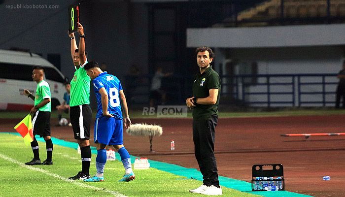 Persib Gagal Menang di Markas Arema, Luis Milla Akui Blunder dalam Pergantian Pemain