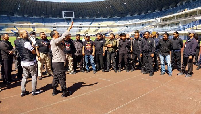 Demi Ciptakan Lingkungan Pertandingan yang Kondusif, Persib Gelar Pelatihan Steward
