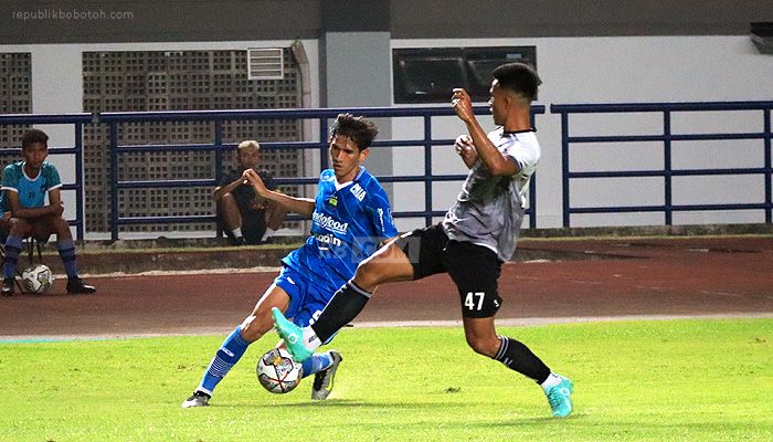 Colek Persib, Ryan Kurnia Dapat Julukan Ini Dari Achmad Jufriyanto