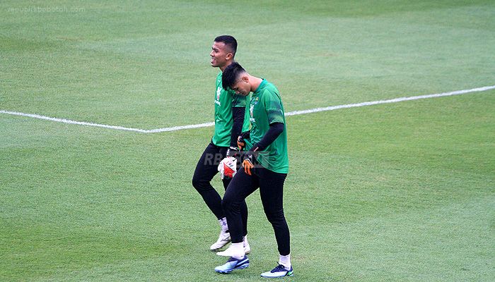Passos Tegaskan Semua Kiper Memiliki Peluang yang Sama Kawal Gawang Persib