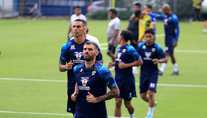 7 Pemain Absen, Dua Pemain Asing Anyar Persib Jalani Latihan Perdana di Bandung
