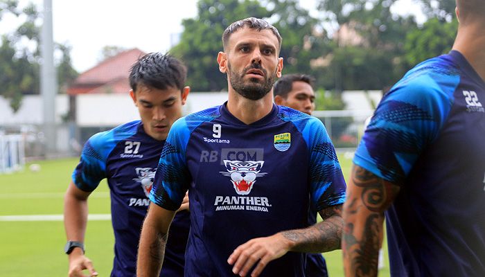 Tyronne del Pino tak Pernah Absen Saksikan Laga Persib di Musim Lalu