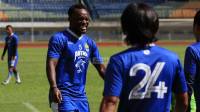 Essien Kenang Momen Bersama Persib, Dikomentari Hariono Hingga Diminta Jadi Staf Pelatih