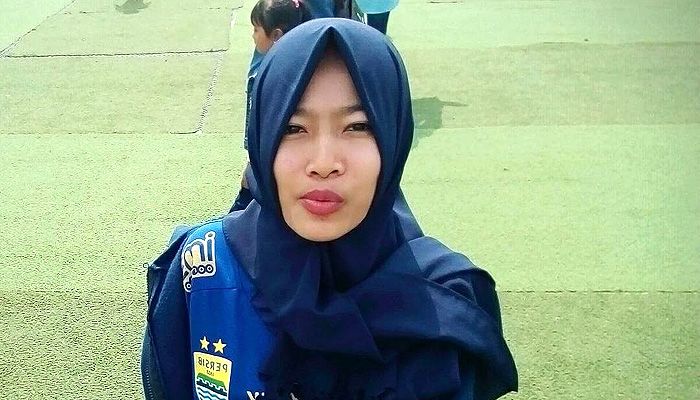 Bobotoh Cantik Ini Prediksi Persib Bisa Taklukkan Dewa United