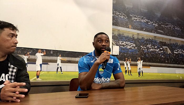 Tak Disangka, Ternyata Mereka yang Bikin Levy Madinda Tertarik dengan Sepak Bola Indonesia