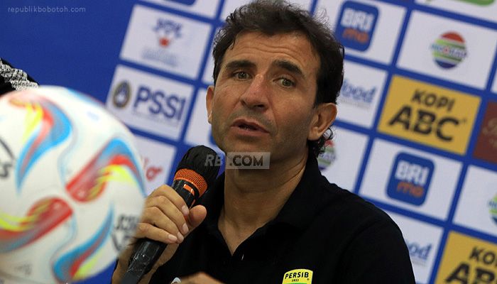 Nick Kuipers dan Beberapa Pemain Persib Menghilang, Luis Milla Singgung Kedatangan Pemain Baru