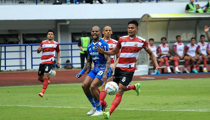 Luis Milla Pelajaran yang Dipetik Persib dari Kegagalan di Laga Perdana Liga 1 2023-2024
