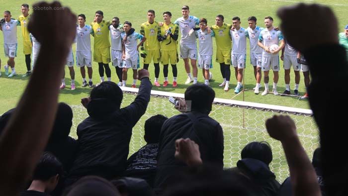 Penjelasan Tobias Soal Aksi Bobotoh di Latihan Pagi Persib