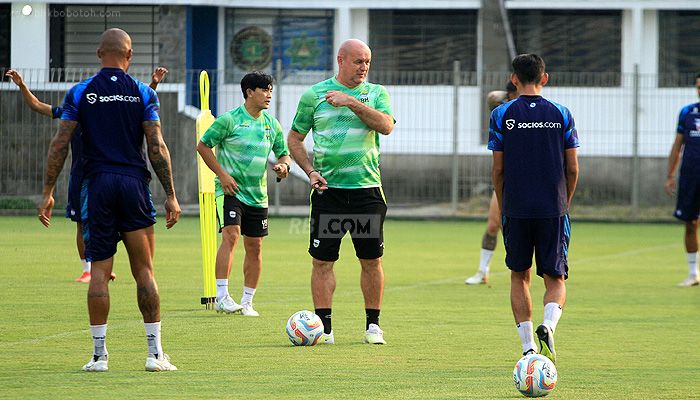 Pelatih Persib Sebut Pemain ini Bisa Jadi Sumber Masalah Bagi Persebaya