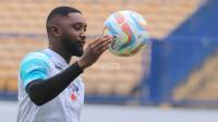 Bahagianya Levy Madinda Usai Boyong Orang Spesial ke Latihan Persib