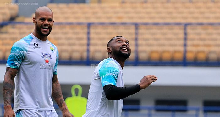 Ini Beberapa Alasan Mengapa Levy Madinda Berpeluang Tampil di Laga Persib vs Bali United