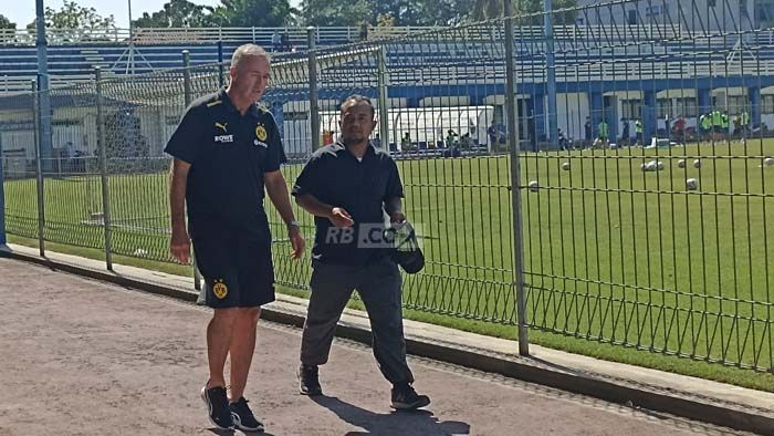 Kehadiran Paul Lambert di Latihan Persib Dikaitkan dengan Posisi Direktur Teknik, Bojan Hodak Beri Penjelasan