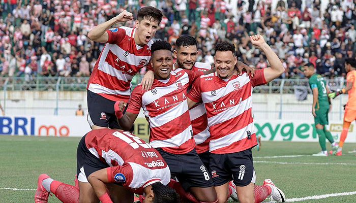 Hasil Lengkap Pekan 12 Liga 1 2023-2024: Persib 'Dibantu' Madura United dan Borneo FC