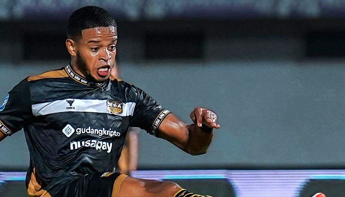 Cetak Brace ke Gawang Madura United, Alex Martins Gusur David da Silva