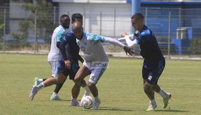 Jelang Hadapi Borneo FC, Bojan Hodak Tak Sudi Fisik Pemain Persib Bandung Kendor