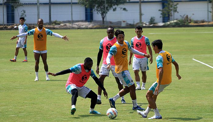 Banting Setir Demi Karier Sepak Bola