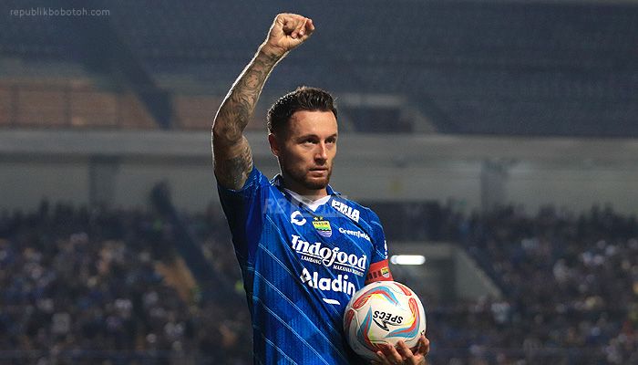 Marc Klok Singgung Teco Soal Statistik Persib vs Bali United 