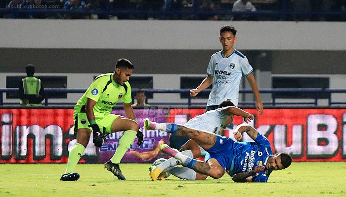 Gawangnya Dibobol 5 Kali oleh Persib, Rendy Oscario Bilang Begini