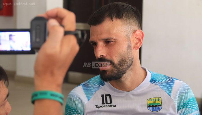 Tyronne del Pino Pilih Berlibur di Bandung