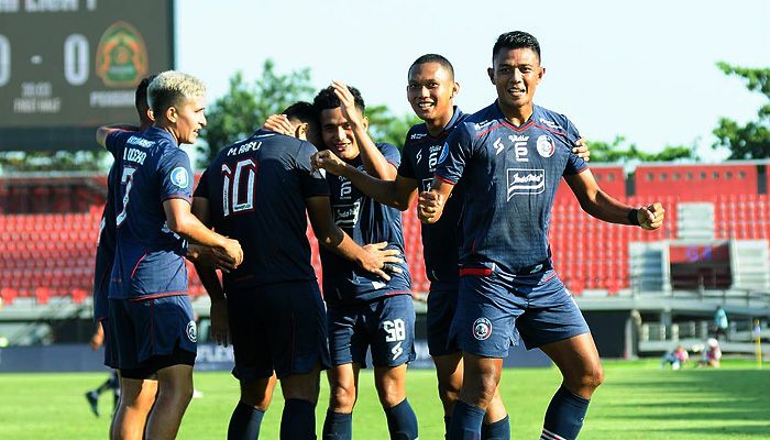 Komentar Fernando Valente setelah Arema Hambat Laju Persib