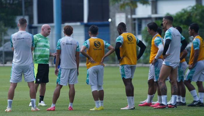 Bojan Hodak Konfirmasi Absennya 4 Pemain Timnas di Sesi Latihan Pagi Tadi