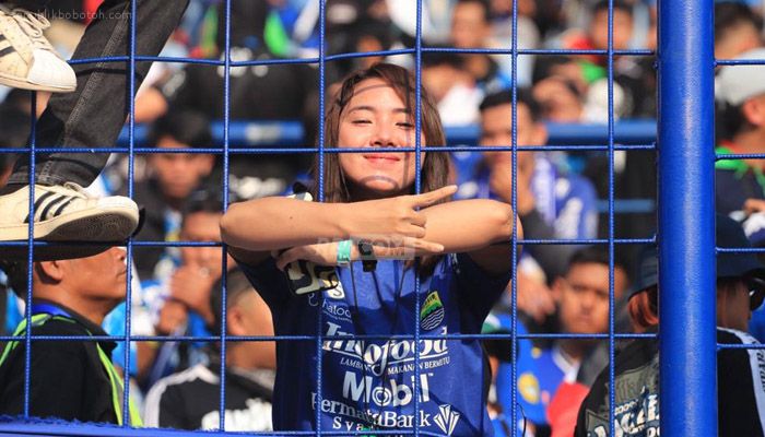 Kesan Mayang Amoy Kembali Nyetadion di Laga Persib vs Arema, Aman dan Hepy, Yang Gak Aman Wasitnya