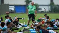 Pesan Bojan Hodak kepada Pemain Persib yang Minim Menit Bermain