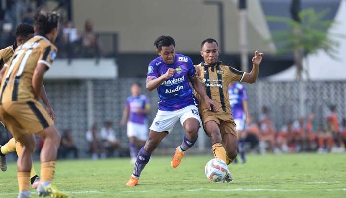 Bojan Hodak Puji Peran Robi Darwis Saat Dipinjamkan Persib ke Dewa United 