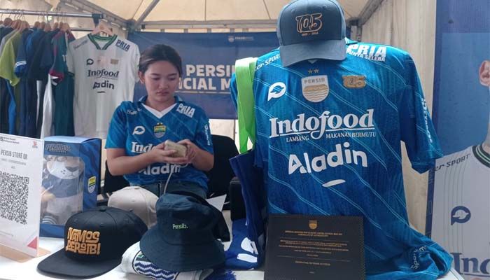Persib Bandung Rilis Jersey Special Edition 105 Seharga Rp1.050.000
