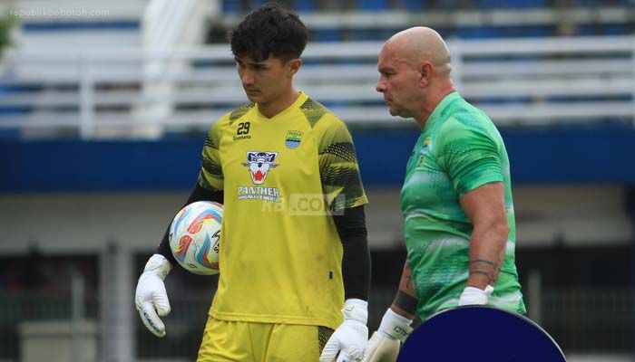 Ini Kata-kata yang Disampaikan Luizinho Passos kepada Barisan Kiper Persib Jelang Final Liga 1
