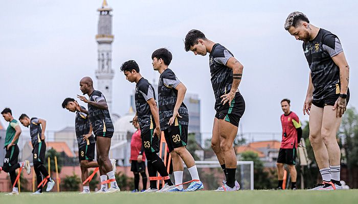 2 Pemain Asing Persebaya Bicara Dampak Kehadiran Paul Munster