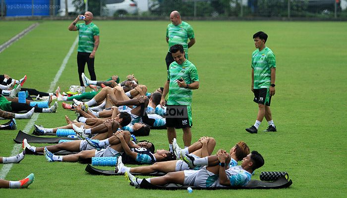 Persib Tanggapi Liga 1 Musim Ini yang Banyak Jeda